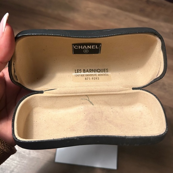Vintage Chanel sunglasses case - Picture 4 of 10